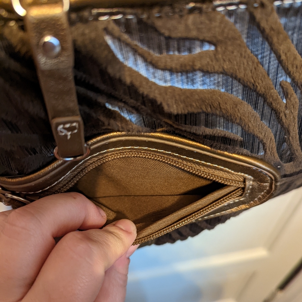 Metallic Zebra Purse - Picture 4 of 12